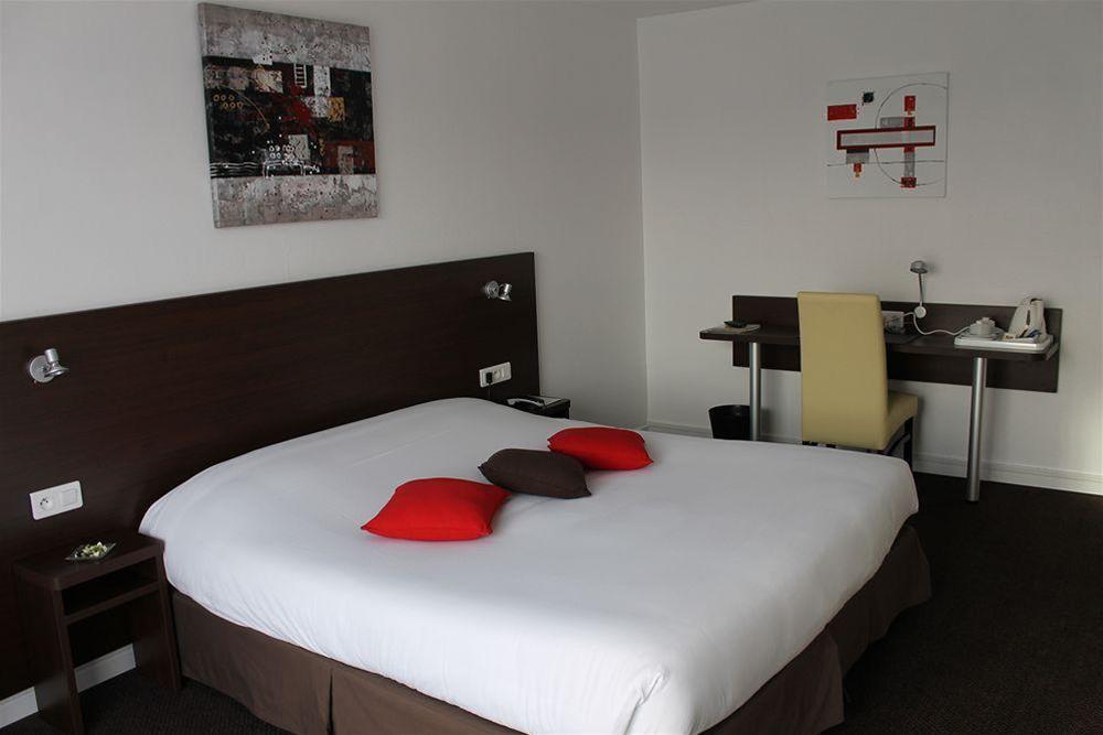 Logis Hotel & Restaurant - Le Relais De Montigny Montigny  Εξωτερικό φωτογραφία