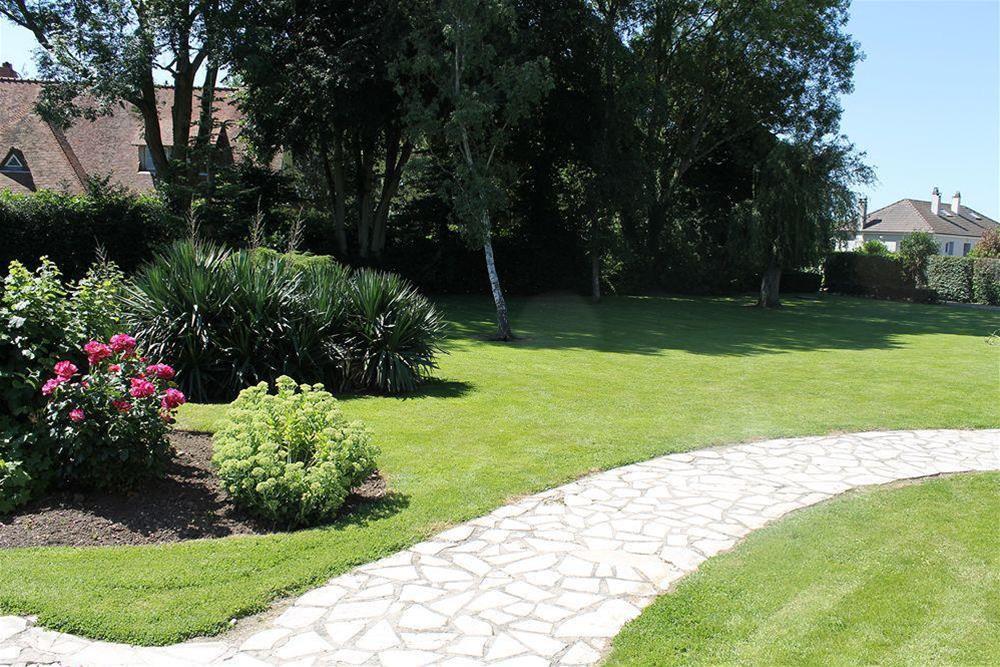 Logis Hotel & Restaurant - Le Relais De Montigny Montigny  Εξωτερικό φωτογραφία