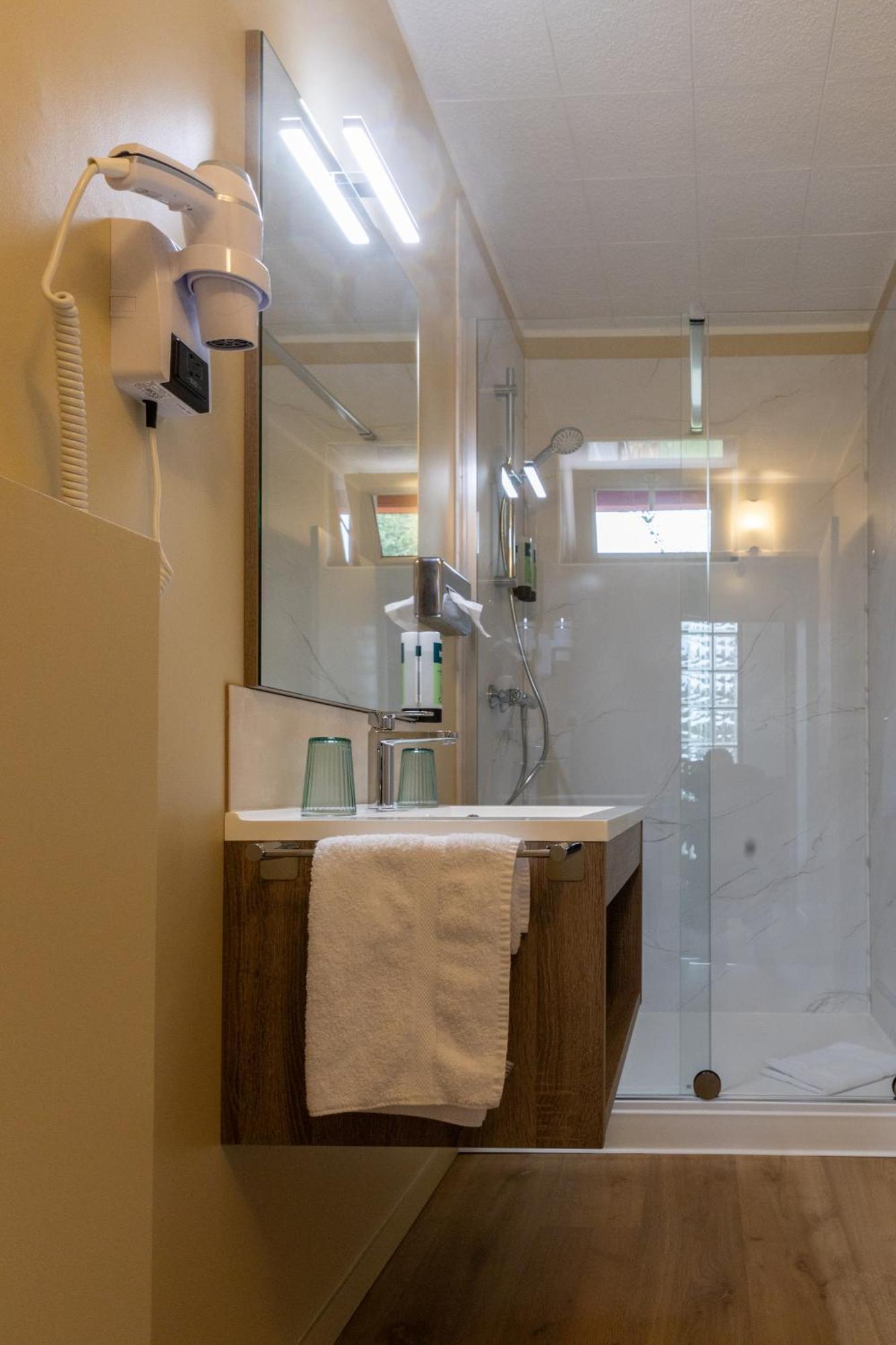 Logis Hotel & Restaurant - Le Relais De Montigny Montigny  Εξωτερικό φωτογραφία