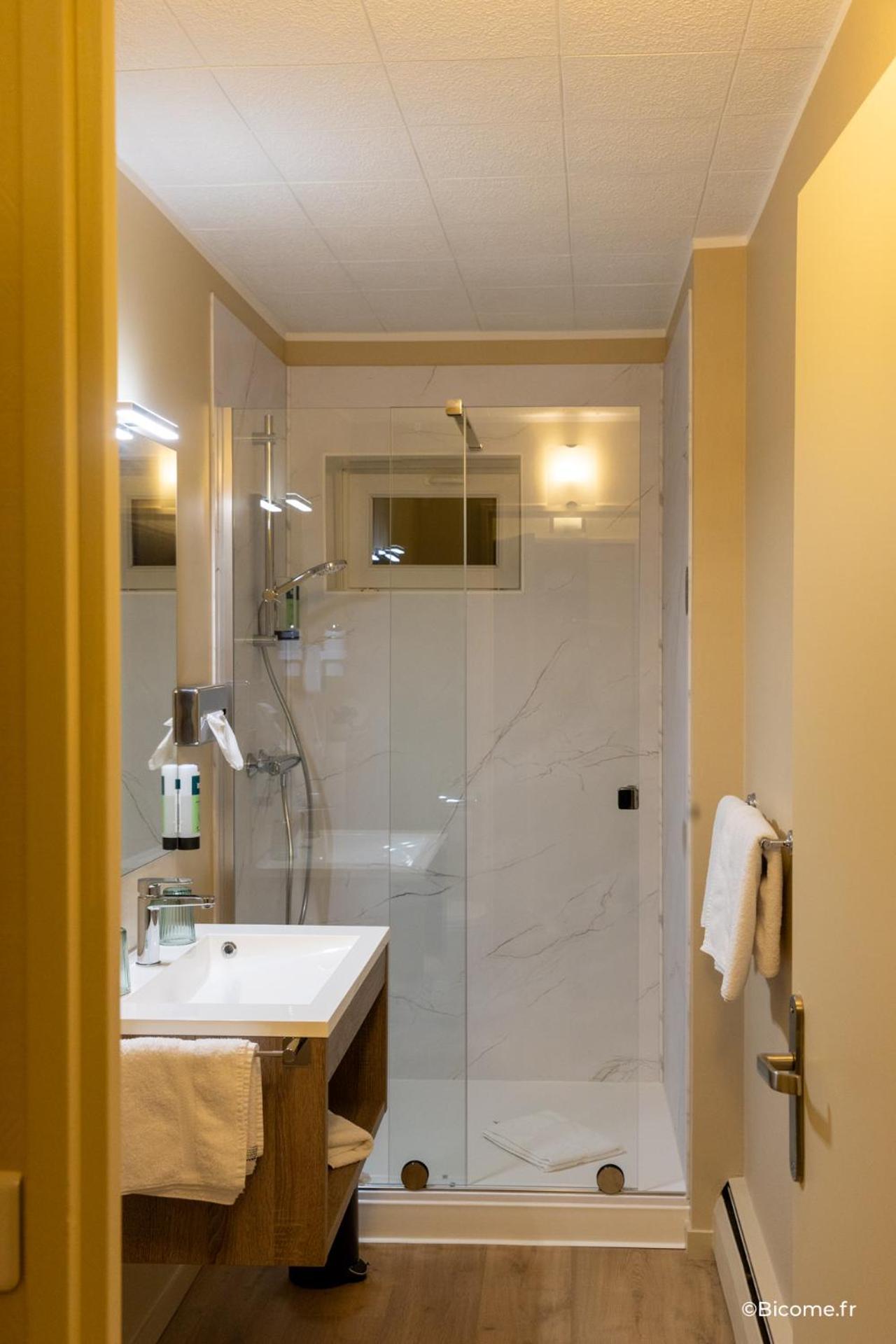 Logis Hotel & Restaurant - Le Relais De Montigny Montigny  Εξωτερικό φωτογραφία