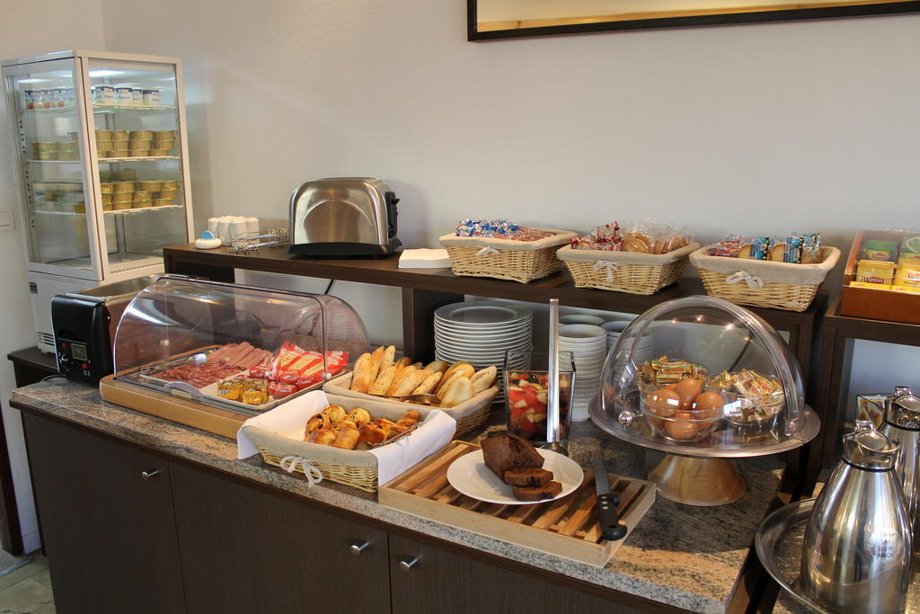 Logis Hotel & Restaurant - Le Relais De Montigny Montigny  Εξωτερικό φωτογραφία